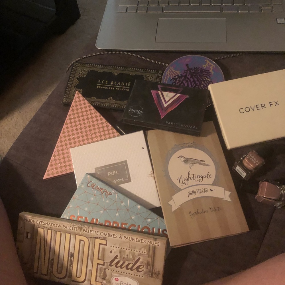 Makeup bundle! - Picture 2 of 2